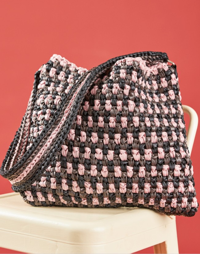 Artikelbild 1 des Artikels “Häkeltasche Moni aus Woolly Hugs Leder Look “