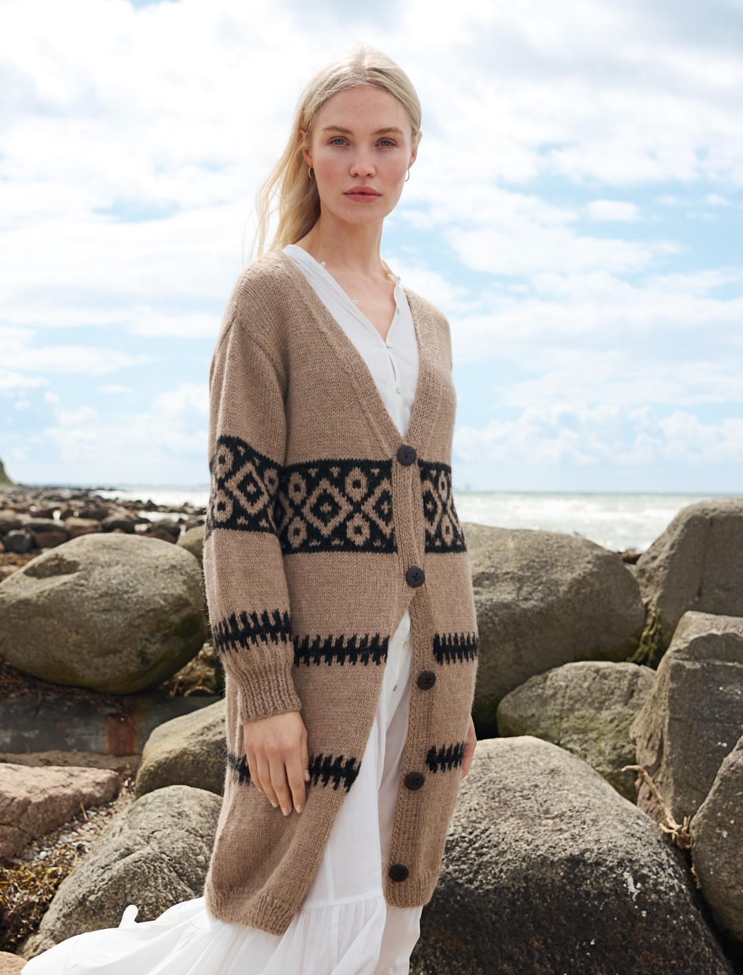 Artikelbild 1 des Artikels “Long Cardigan aus Natural Lama Chunky “