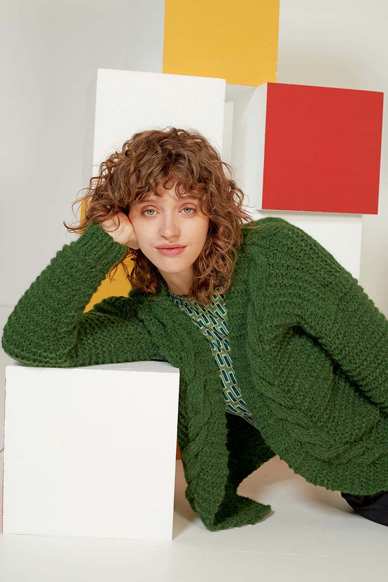 Artikelbild 3 des Artikels “Jacke mit Zopfmuster aus Malou Light “