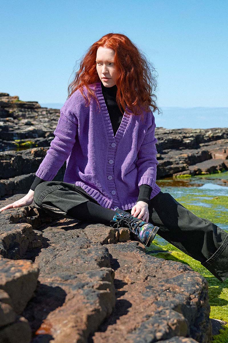 Artikelbild 3 des Artikels “Jacke Brenna aus Donegal Woolen Spun 1172.0066 - beere | L-XL (800g)“