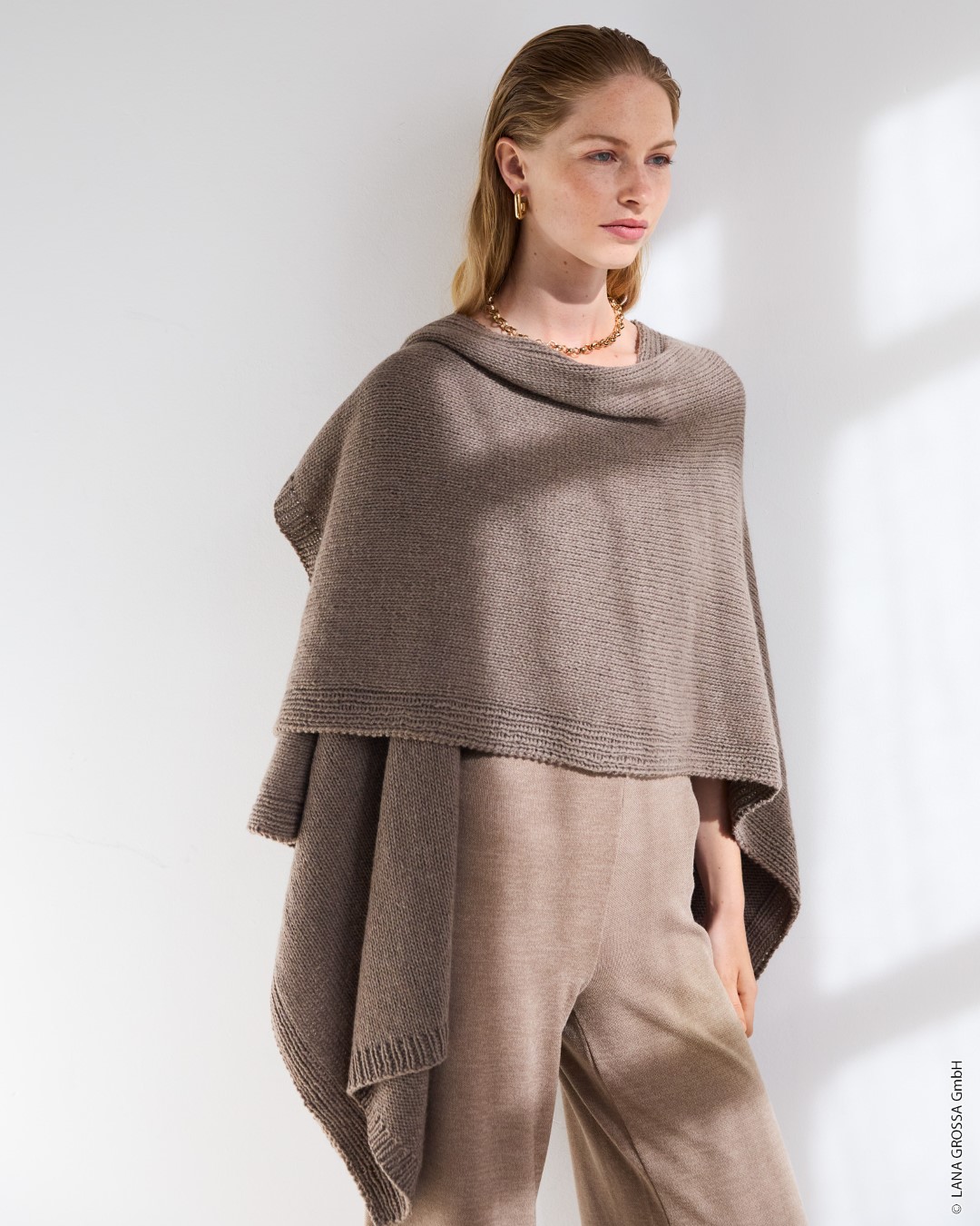 Artikelbild 3 des Artikels “Poncho Glatt Rechts aus Cashmere Kiss “