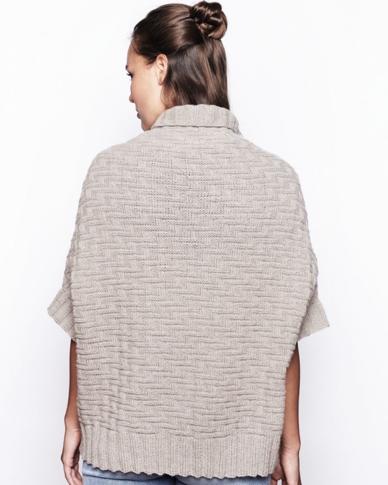 Artikelbild 3 des Artikels “Oversized Jacke mit kurzen Fledermausärmeln aus Lamana Como “