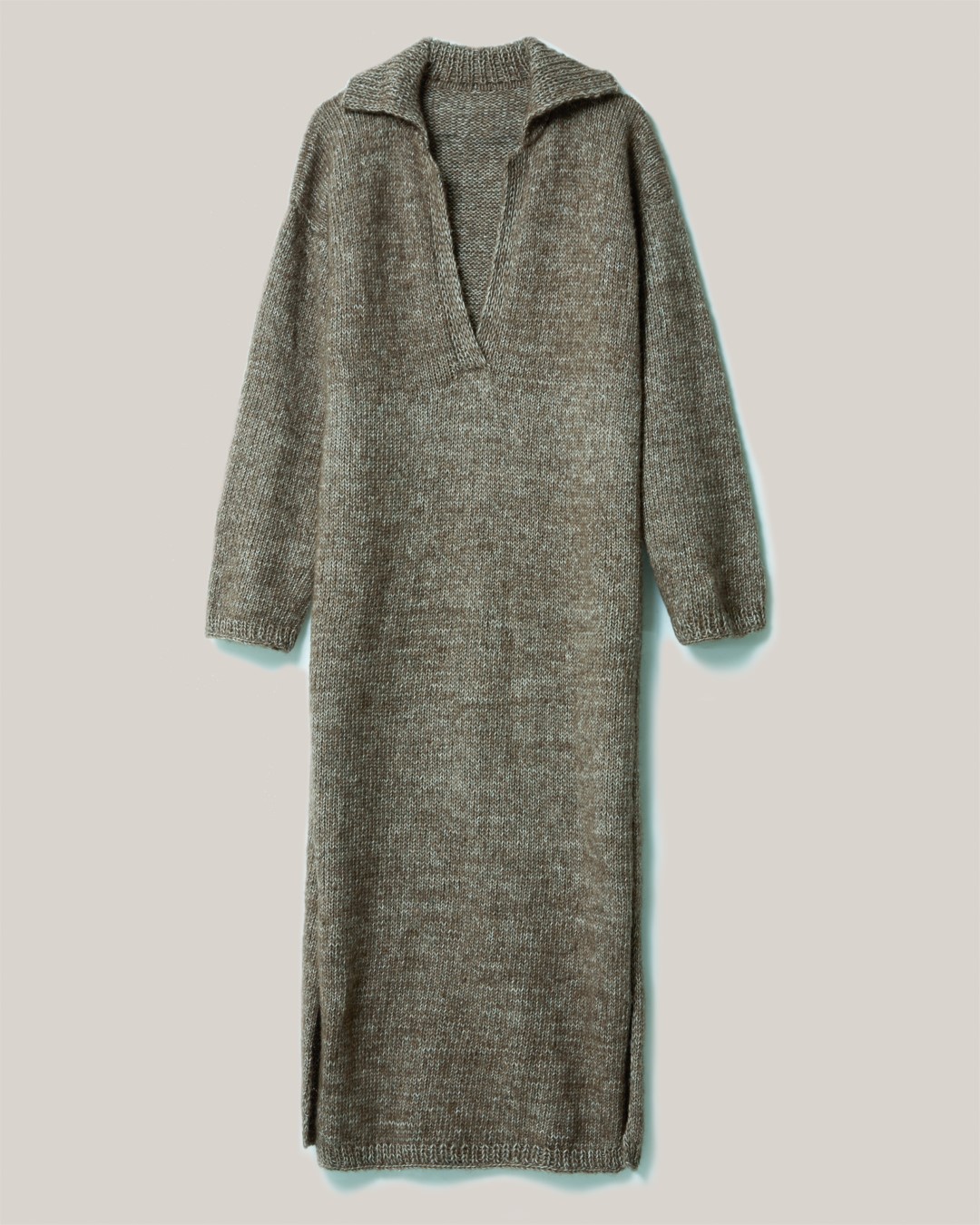 Artikelbild 3 des Artikels “Top Down Kleid aus Natural Alpaca Pelo “