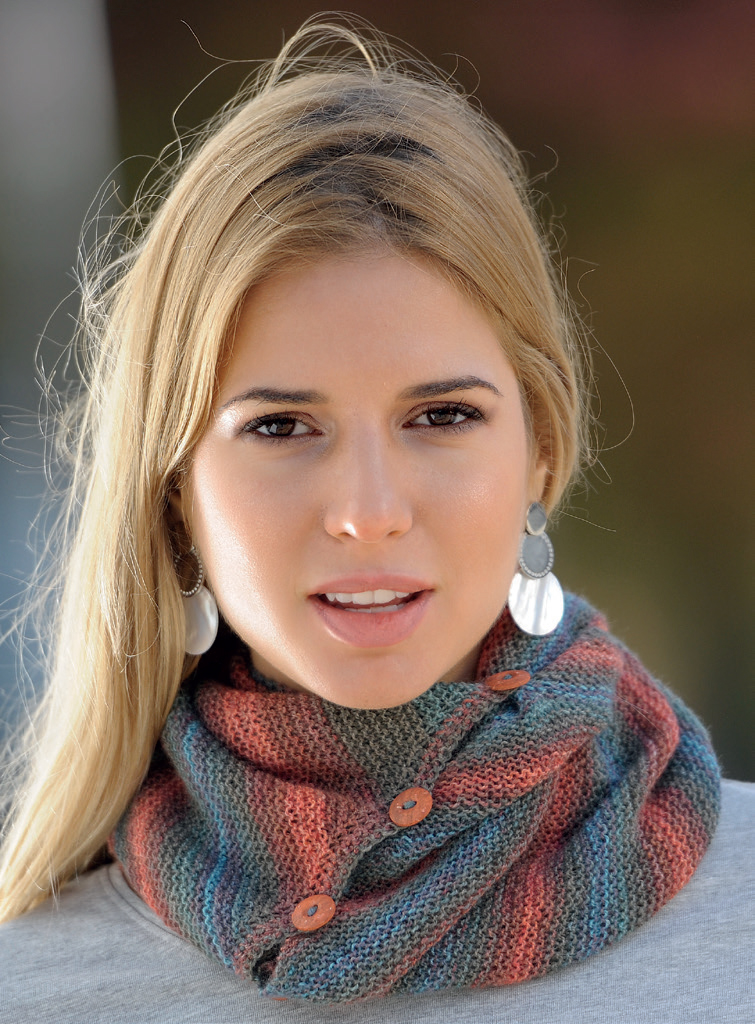 Artikelbild 3 des Artikels “Poncho aus Linie 97 Starwool Lace Color “
