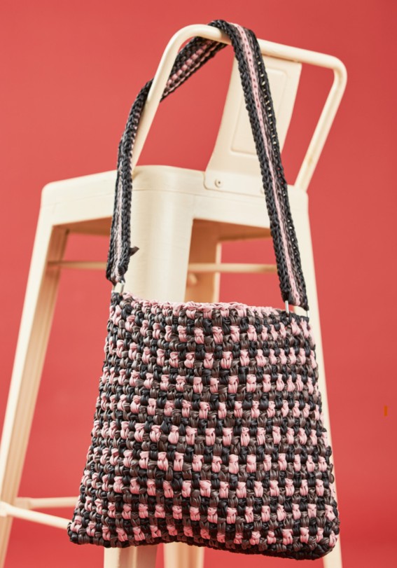 Artikelbild 3 des Artikels “Häkeltasche Moni aus Woolly Hugs Leder Look “