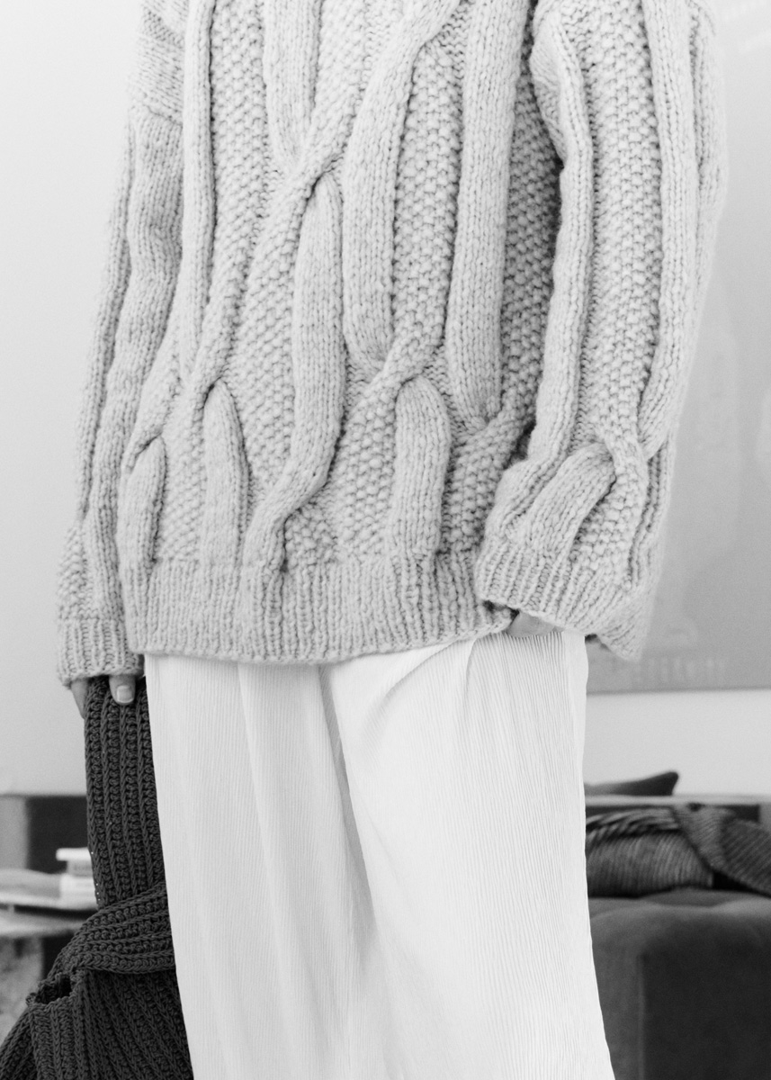 Artikelbild 3 des Artikels “Pullover mit Zopfmuster aus Spuma “