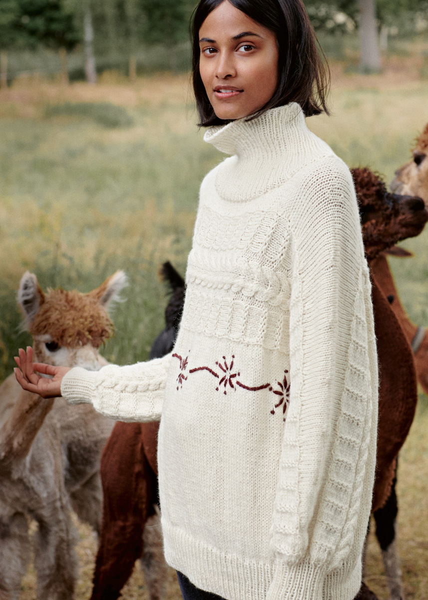 Artikelbild 3 des Artikels “Pullover mit Stickerei aus LandLust Alpaka Merino 100 “