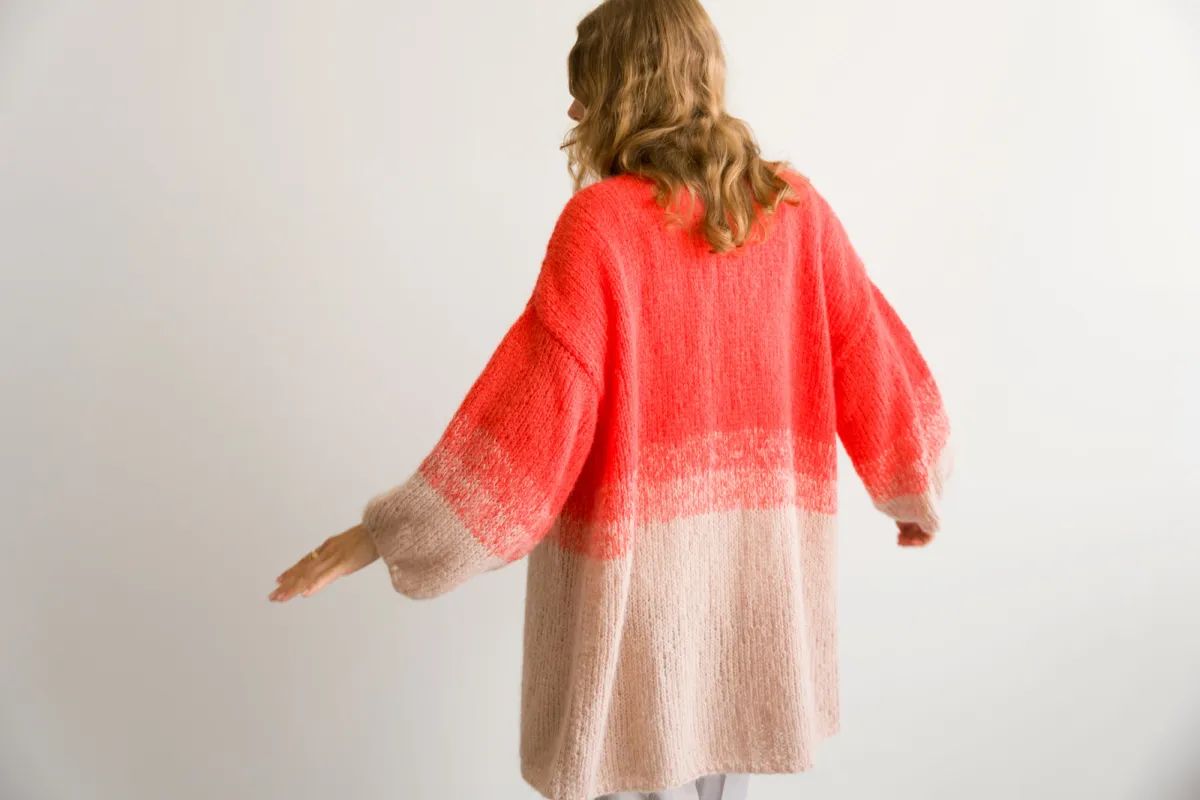 Artikelbild 3 des Artikels “Strickjacke mit Farbverlauf aus Setasuri (Tanja Steinbach) “