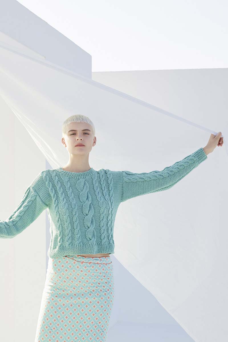 Artikelbild 4 des Artikels “Sweater Crazy Cables aus WOOLADDICTS Sunshine “