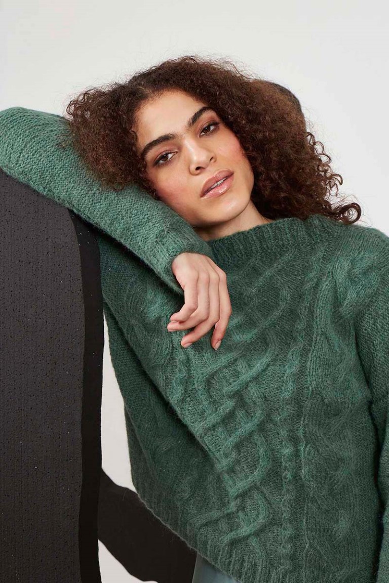 Artikelbild 4 des Artikels “Pullover mit Zopfmuster aus Malou Light 887.0046 - Lila | S (300g)“