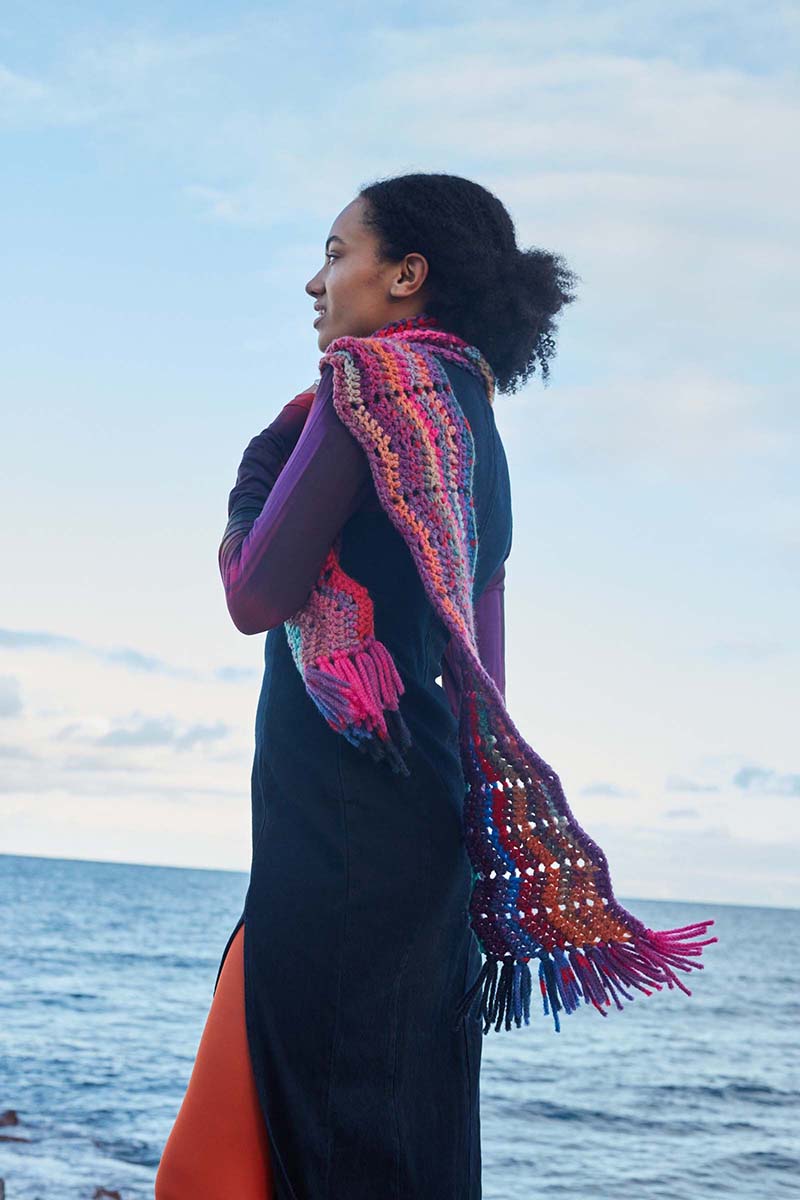 Artikelbild 4 des Artikels “Scarf crocheted lenght-wise Keep On Dreaming aus Mystery “