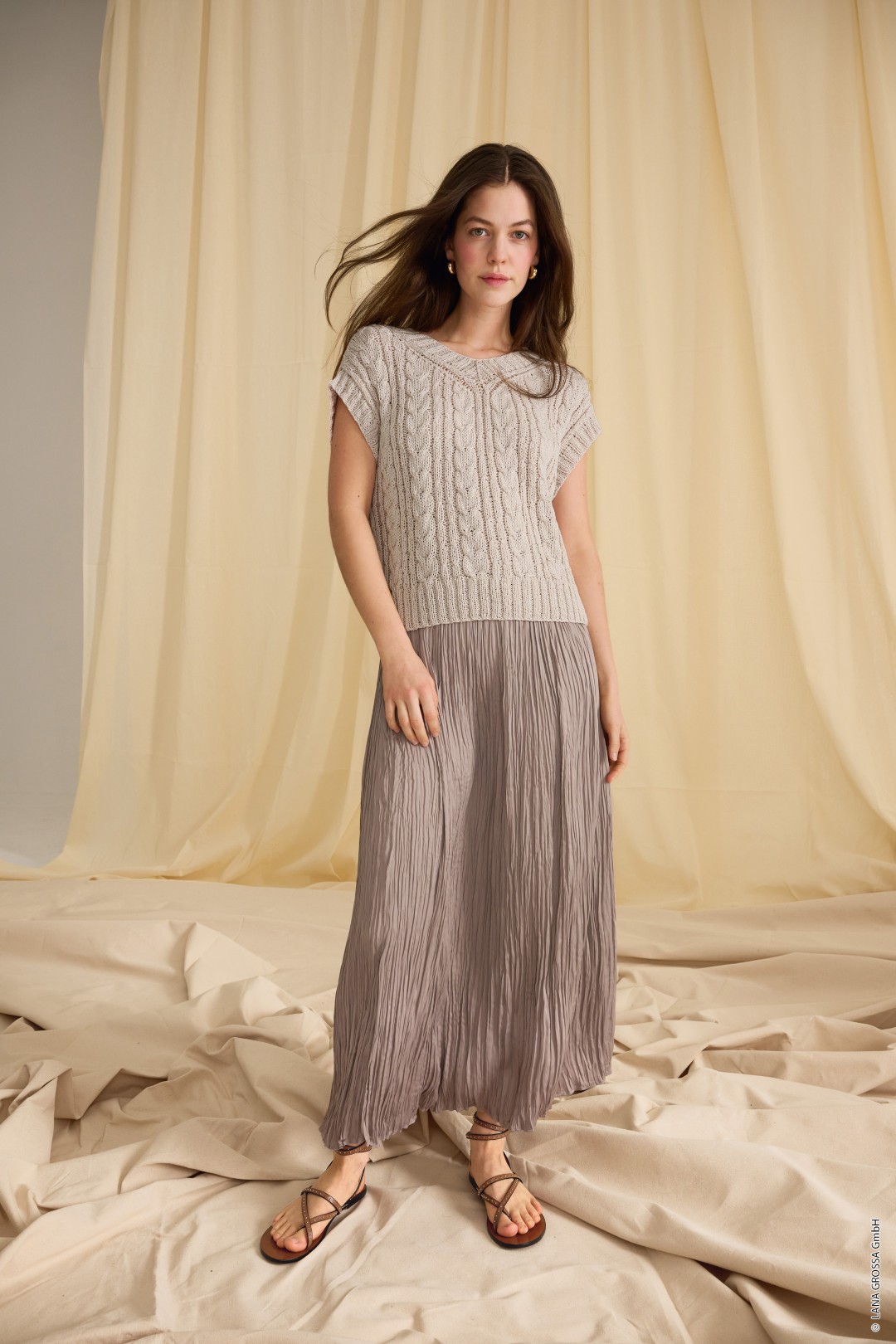 Artikelbild 4 des Artikels “Top Mit Zöpfen aus Cotton Silk 01 - Veilchenblau | 36/38 (300g)“
