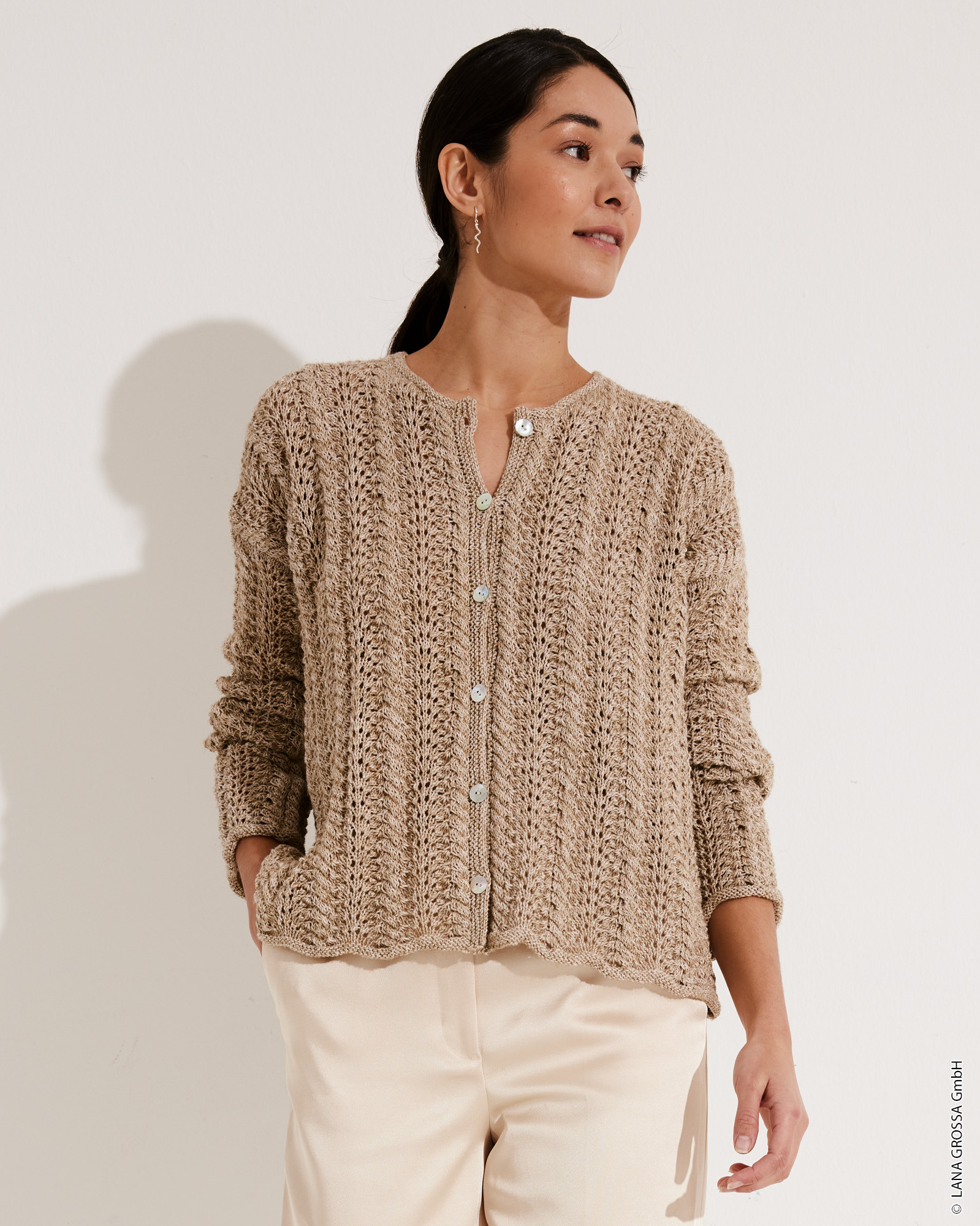 Artikelbild 4 des Artikels “Jacke Im Ajourmuster aus Diversa “