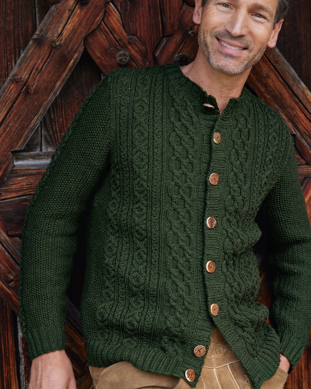 Artikelbild 4 des Artikels “Herrenjacke Mit Zopfmuster aus Cool Wool 477 - Zartrosa | 54/56 (900g)“