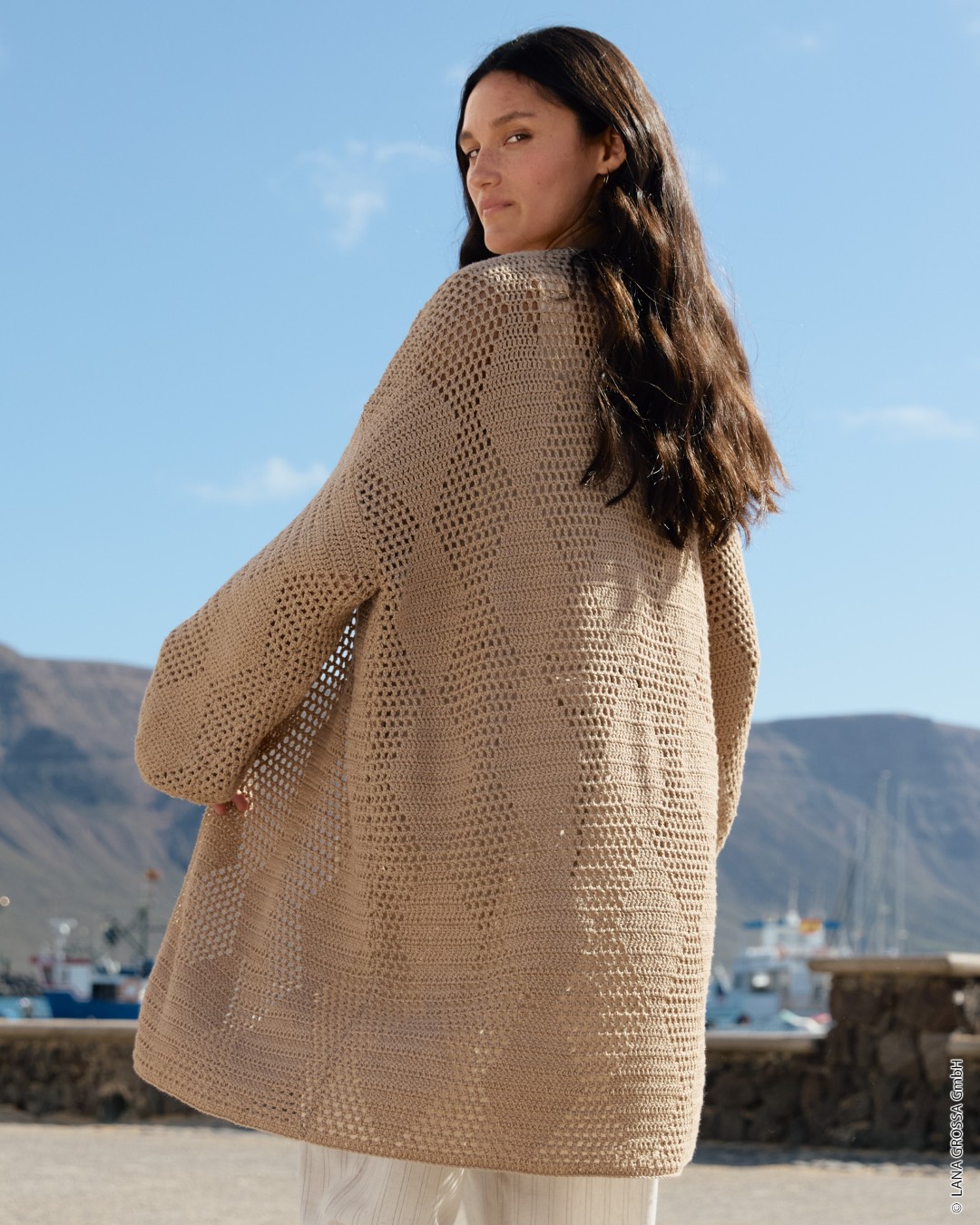 Artikelbild 4 des Artikels “Longcardigan Im Gitter–Rautenmuster aus Alta Moda Cotolana 13 - Petrol | 36 - 42 (650g)“