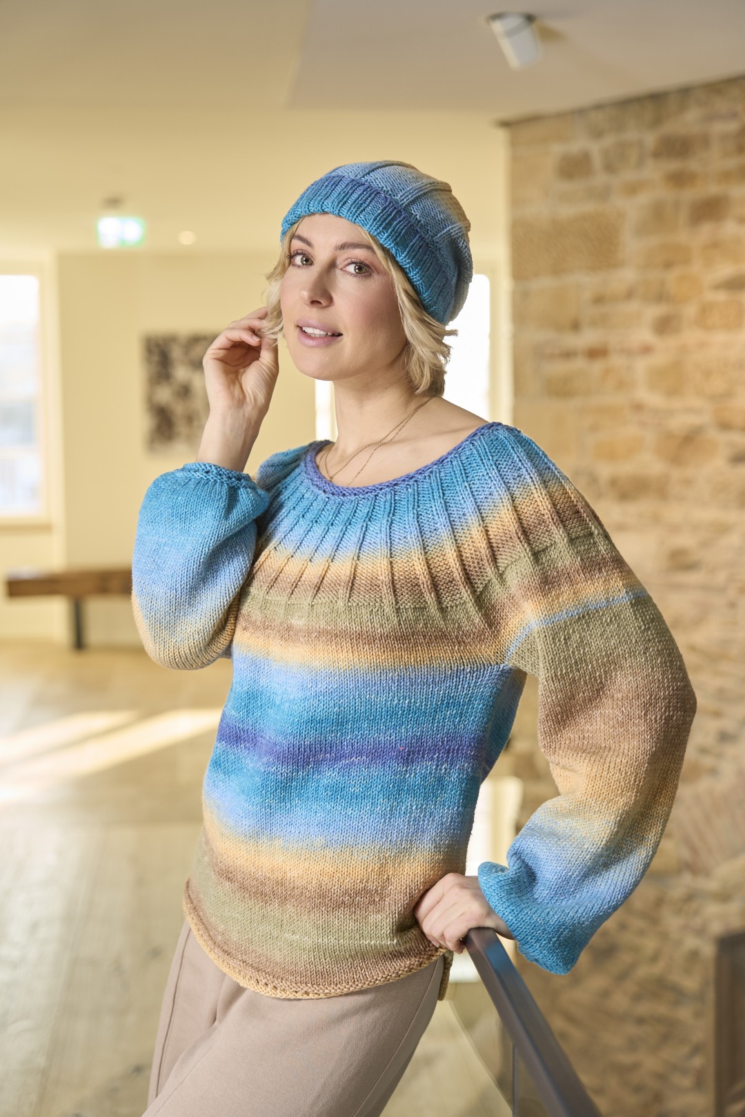 Artikelbild 4 des Artikels “Top Down-Pulli mit Rippemmusterpasse aus Pro Lana 1-2-3 Ideen Merino “