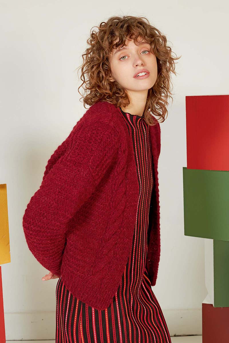 Artikelbild 5 des Artikels “Jacke mit Zopfmuster aus Malou Light “