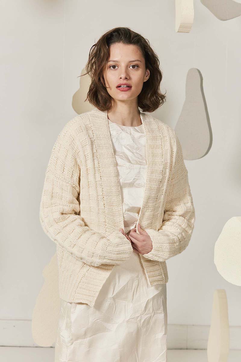 Artikelbild 5 des Artikels “Cardigan Floating Clouds aus WOOLADDICTS Honesty “