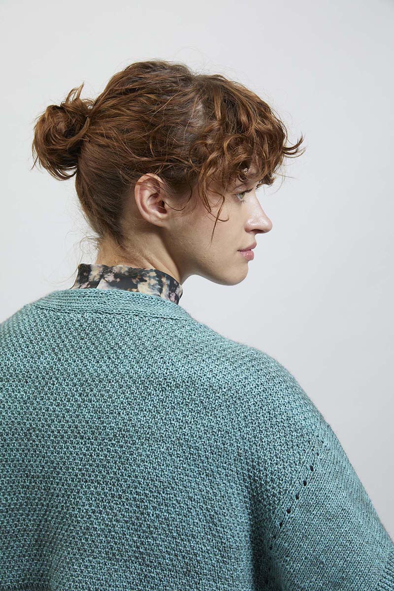 Artikelbild 5 des Artikels “Kurzarmjacke Bettina aus Vaya 1135.0023 - Silber | S-M (250g)“