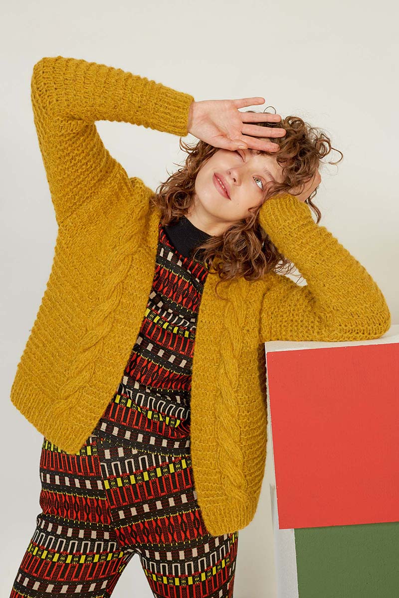 Artikelbild 7 des Artikels “Jacke mit Zopfmuster aus Malou Light “